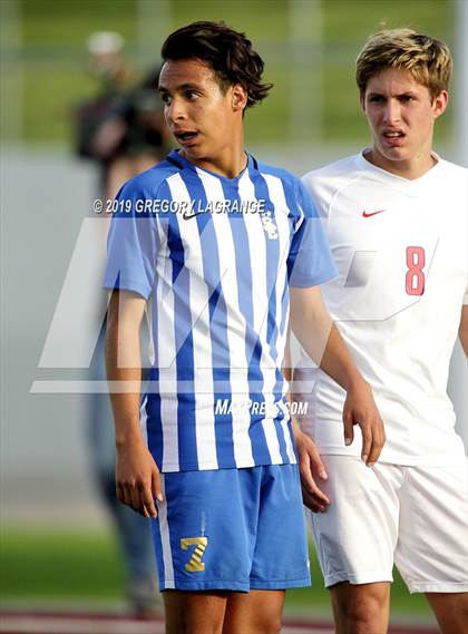 Thumbnail 2 in San Elizario vs Argyle (UIL 4A Regional Semifinal) photogallery.