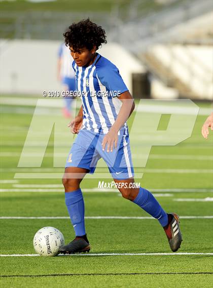 Thumbnail 3 in San Elizario vs Argyle (UIL 4A Regional Semifinal) photogallery.