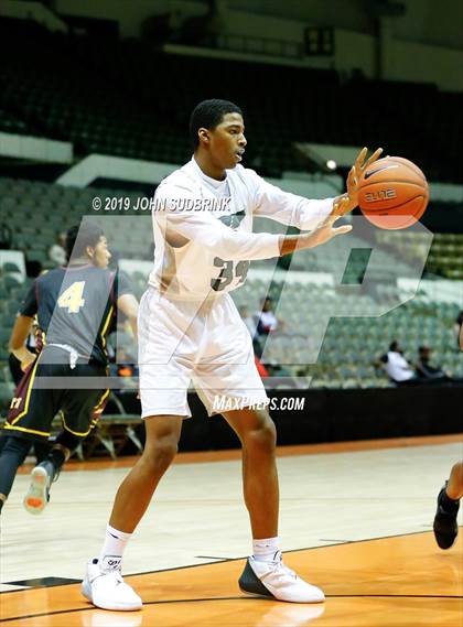 Thumbnail 2 in Kecoughtan vs Booker T. Washington (Iverson Holiday Crossover Showcase) photogallery.