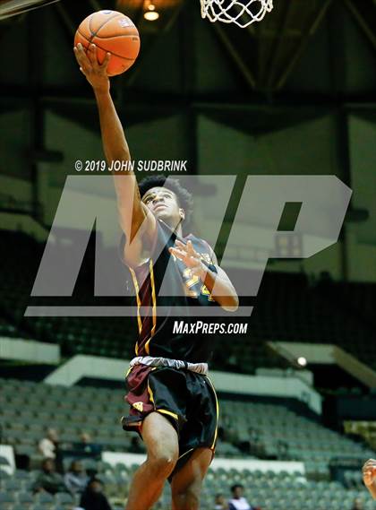 Thumbnail 3 in Kecoughtan vs Booker T. Washington (Iverson Holiday Crossover Showcase) photogallery.