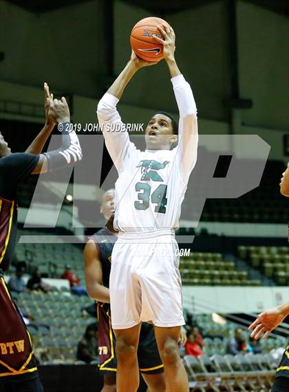 Thumbnail 3 in Kecoughtan vs Booker T. Washington (Iverson Holiday Crossover Showcase) photogallery.