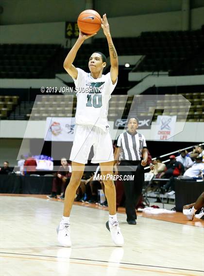 Thumbnail 3 in Kecoughtan vs Booker T. Washington (Iverson Holiday Crossover Showcase) photogallery.