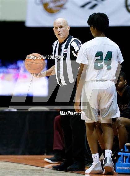 Thumbnail 2 in Kecoughtan vs Booker T. Washington (Iverson Holiday Crossover Showcase) photogallery.