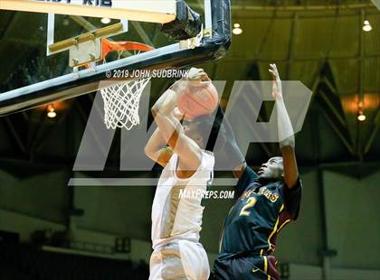 Thumbnail 2 in Kecoughtan vs Booker T. Washington (Iverson Holiday Crossover Showcase) photogallery.