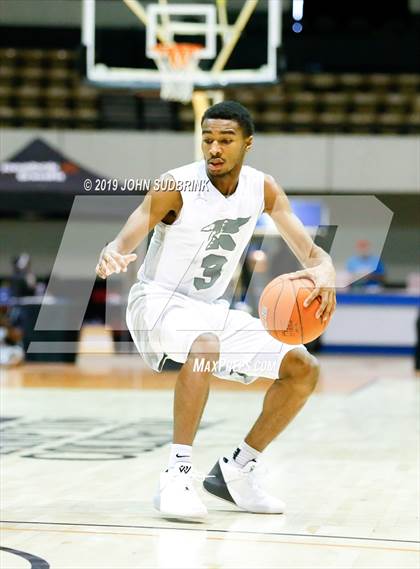 Thumbnail 3 in Kecoughtan vs Booker T. Washington (Iverson Holiday Crossover Showcase) photogallery.