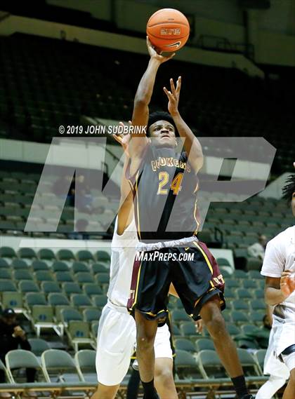 Thumbnail 3 in Kecoughtan vs Booker T. Washington (Iverson Holiday Crossover Showcase) photogallery.