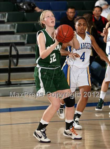 Thumbnail 3 in El Toro vs. Poway (So Cal Holiday Prep Classic) photogallery.