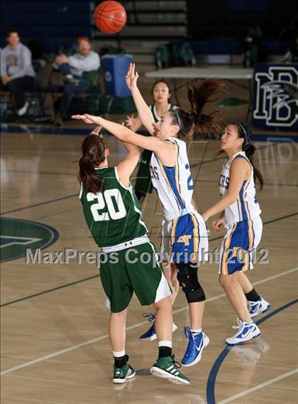 Thumbnail 2 in El Toro vs. Poway (So Cal Holiday Prep Classic) photogallery.