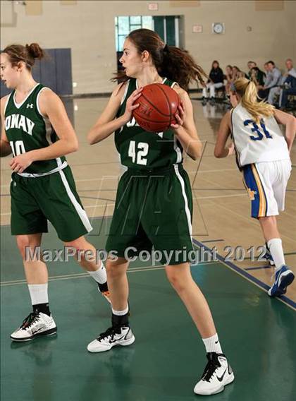 Thumbnail 3 in El Toro vs. Poway (So Cal Holiday Prep Classic) photogallery.
