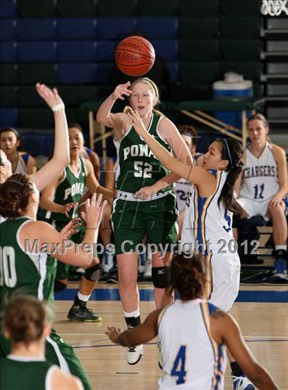Thumbnail 1 in El Toro vs. Poway (So Cal Holiday Prep Classic) photogallery.