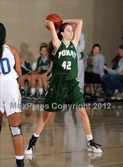 Thumbnail 3 in El Toro vs. Poway (So Cal Holiday Prep Classic) photogallery.