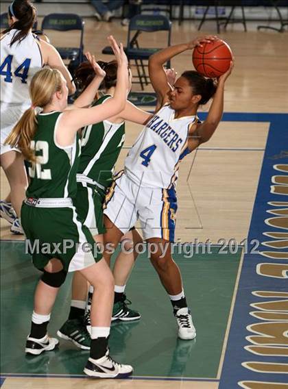 Thumbnail 1 in El Toro vs. Poway (So Cal Holiday Prep Classic) photogallery.