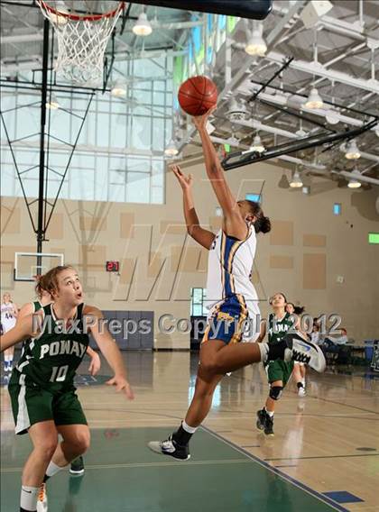 Thumbnail 2 in El Toro vs. Poway (So Cal Holiday Prep Classic) photogallery.