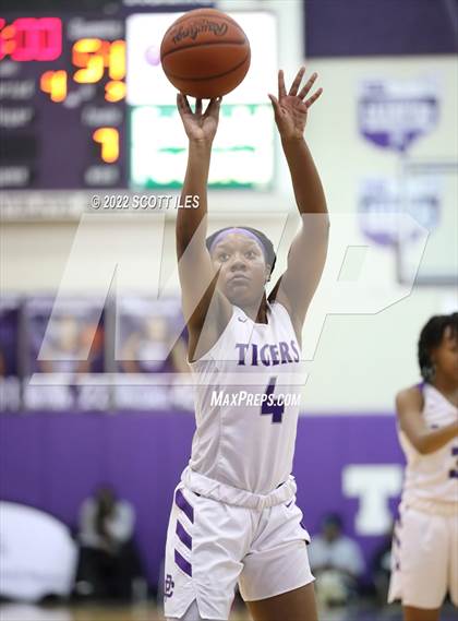 Thumbnail 2 in IMG Academy @ Pickerington Central (OGBR Classic in the City) photogallery.