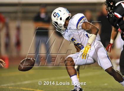 Thumbnail 2 in Glendora vs. Charter Oak photogallery.