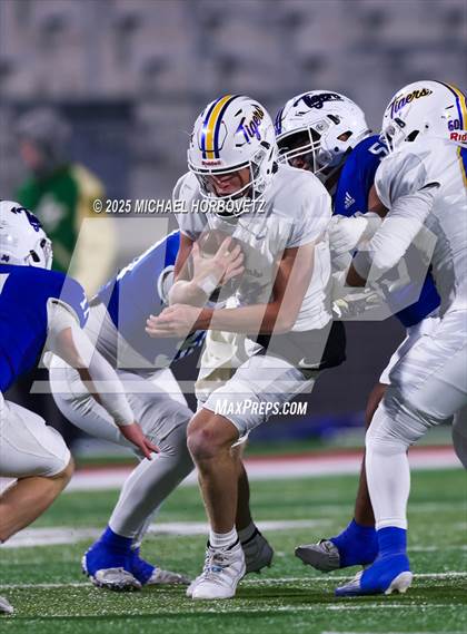 Thumbnail 3 in Leonard @ Gunter (UIL 3A D2 Regional Final) photogallery.