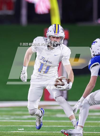 Thumbnail 1 in Leonard @ Gunter (UIL 3A D2 Regional Final) photogallery.