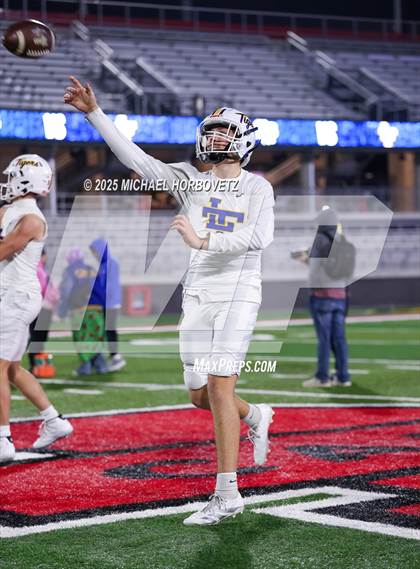 Thumbnail 2 in Leonard @ Gunter (UIL 3A D2 Regional Final) photogallery.