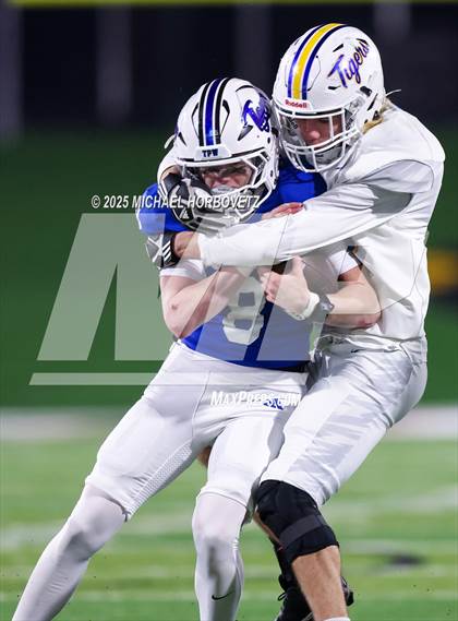 Thumbnail 2 in Leonard @ Gunter (UIL 3A D2 Regional Final) photogallery.