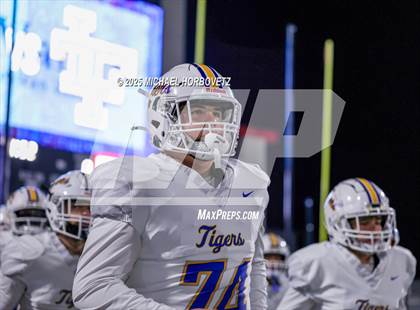Thumbnail 1 in Leonard @ Gunter (UIL 3A D2 Regional Final) photogallery.