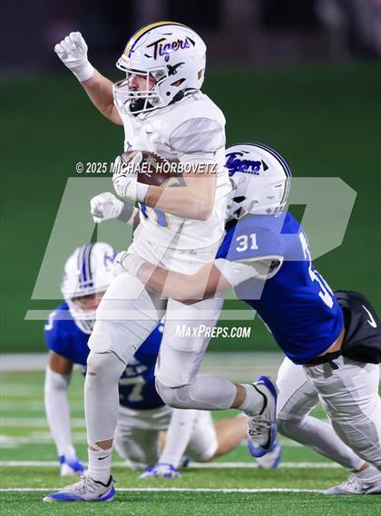 Thumbnail 3 in Leonard @ Gunter (UIL 3A D2 Regional Final) photogallery.