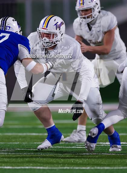 Thumbnail 1 in Leonard @ Gunter (UIL 3A D2 Regional Final) photogallery.