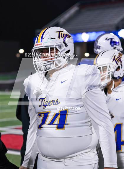 Thumbnail 2 in Leonard @ Gunter (UIL 3A D2 Regional Final) photogallery.