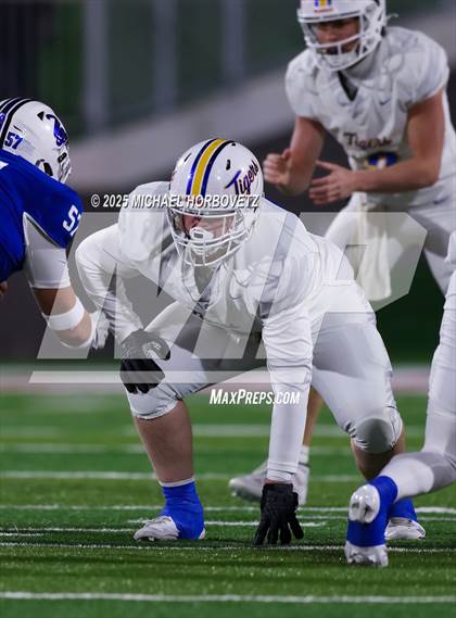Thumbnail 3 in Leonard @ Gunter (UIL 3A D2 Regional Final) photogallery.