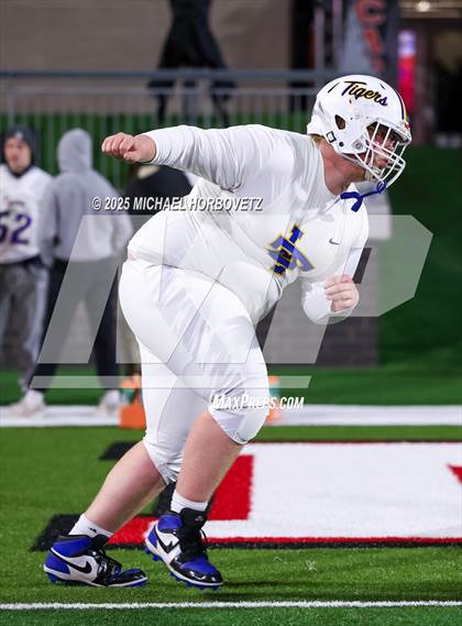 Thumbnail 2 in Leonard @ Gunter (UIL 3A D2 Regional Final) photogallery.