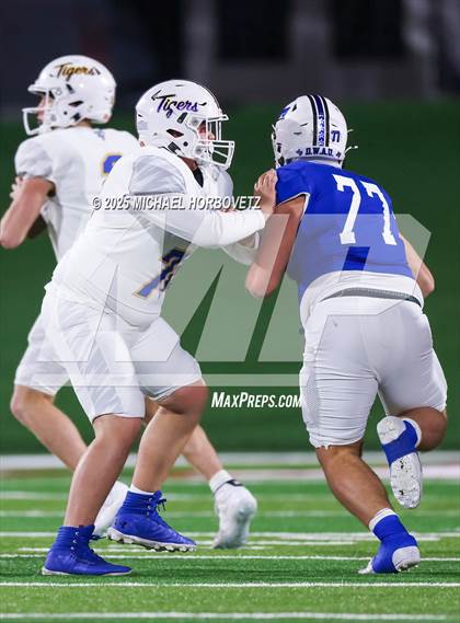 Thumbnail 1 in Leonard @ Gunter (UIL 3A D2 Regional Final) photogallery.