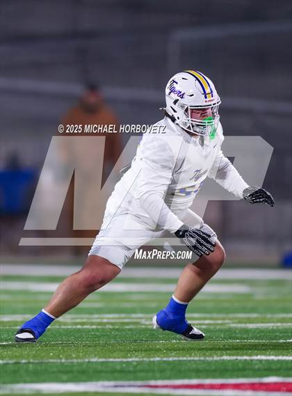 Thumbnail 3 in Leonard @ Gunter (UIL 3A D2 Regional Final) photogallery.