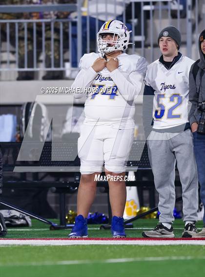 Thumbnail 3 in Leonard @ Gunter (UIL 3A D2 Regional Final) photogallery.