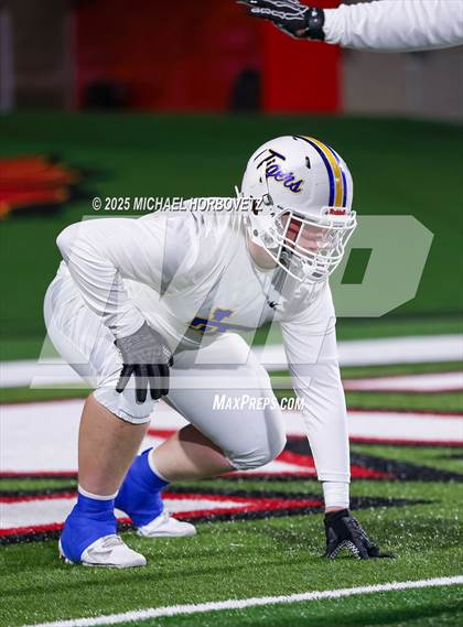 Thumbnail 3 in Leonard @ Gunter (UIL 3A D2 Regional Final) photogallery.