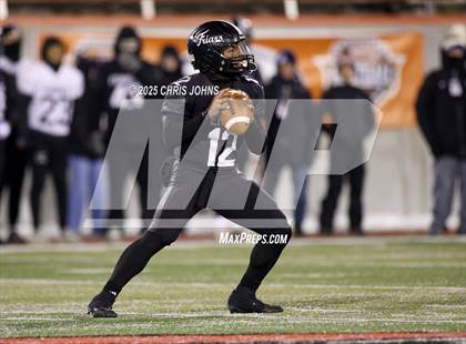 Thumbnail 1 in East St. Louis vs Fenwick (IHSA 6A Finals) photogallery.