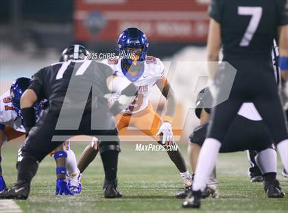 Thumbnail 1 in East St. Louis vs Fenwick (IHSA 6A Finals) photogallery.