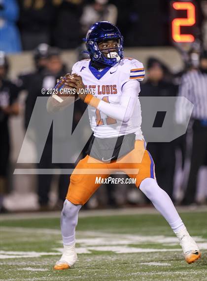 Thumbnail 3 in East St. Louis vs Fenwick (IHSA 6A Finals) photogallery.