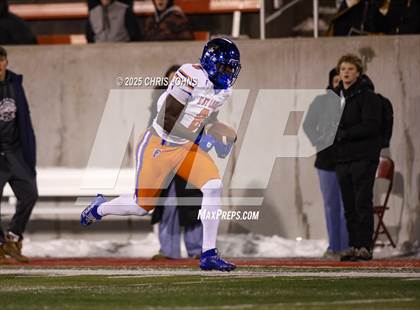 Thumbnail 3 in East St. Louis vs Fenwick (IHSA 6A Finals) photogallery.