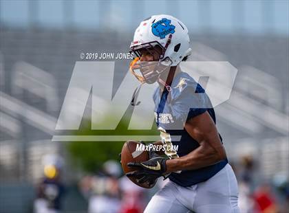Thumbnail 3 in Phil Simms North vs South All Star Classic photogallery.