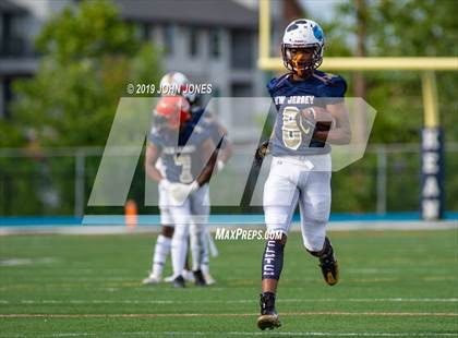 Thumbnail 2 in Phil Simms North vs South All Star Classic photogallery.