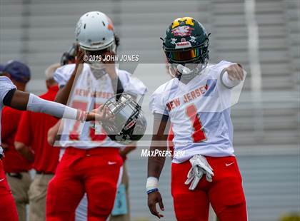 Thumbnail 2 in Phil Simms North vs South All Star Classic photogallery.