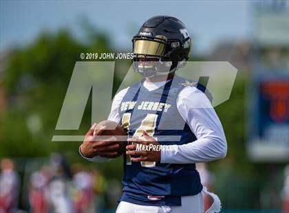Thumbnail 2 in Phil Simms North vs South All Star Classic photogallery.