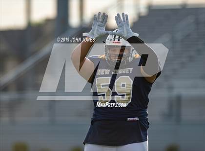 Thumbnail 2 in Phil Simms North vs South All Star Classic photogallery.