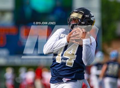 Thumbnail 1 in Phil Simms North vs South All Star Classic photogallery.