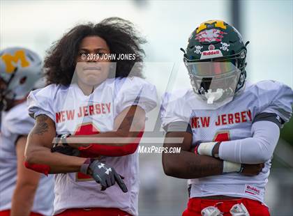 Thumbnail 2 in Phil Simms North vs South All Star Classic photogallery.