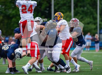 Thumbnail 3 in Phil Simms North vs South All Star Classic photogallery.