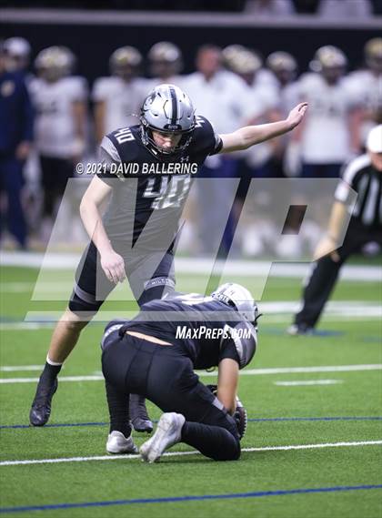 Thumbnail 2 in Dallas Jesuit vs. Guyer (UIL 6A D2 Area Playoff) photogallery.