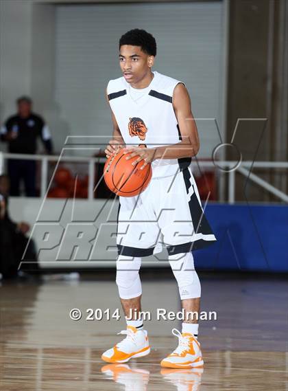 Thumbnail 2 in Hebron vs. Lancaster (McDonald's Texas Invitational) photogallery.
