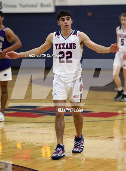 Thumbnail 3 in Navarro @ Wimberley photogallery.