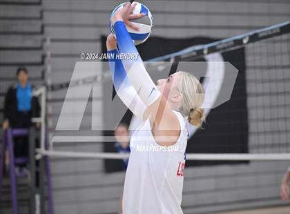 Thumbnail 2 in Xavier College Prep vs. Los Alamitos (Durango Fall Classic) photogallery.