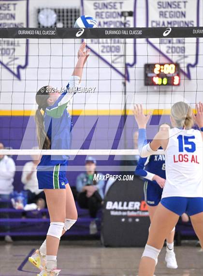 Thumbnail 3 in Xavier College Prep vs. Los Alamitos (Durango Fall Classic) photogallery.